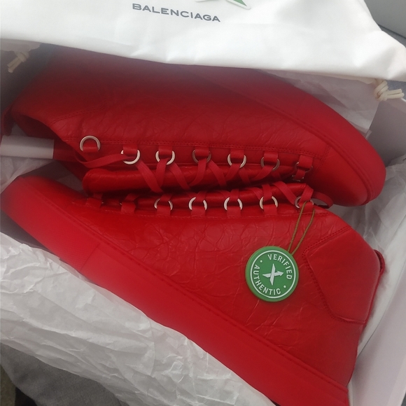 balenciaga arena mens red
